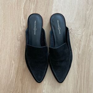 Like New Treasure & Bond Black Mules Sleek Suede Design